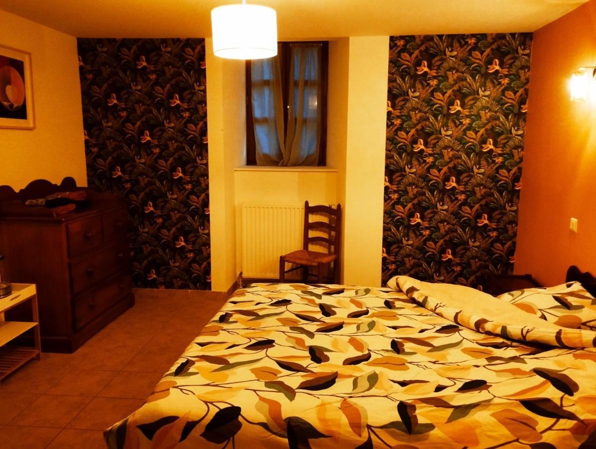 Chambres D'Hotes Le Moulin D'Auxillac Ла-Канург Номер фото